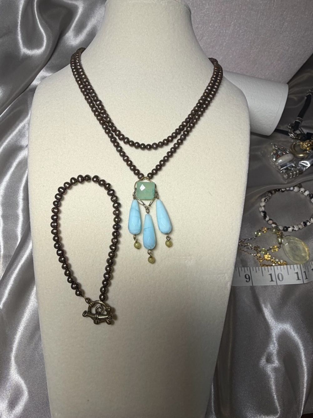 David Aubrey Signed Double Strand Pearl & Mint Stone Pendant Set